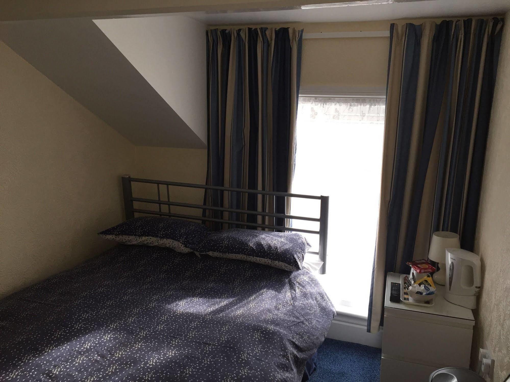 The Trentham Hotel Blackpool Bagian luar foto
